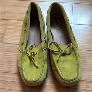 Lands End Women's Vibrant Yellow Moccasins size 6.5